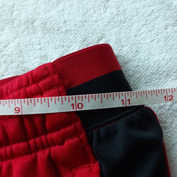 Under Armour Red Black Sports Shorts - Picture 10 of 10